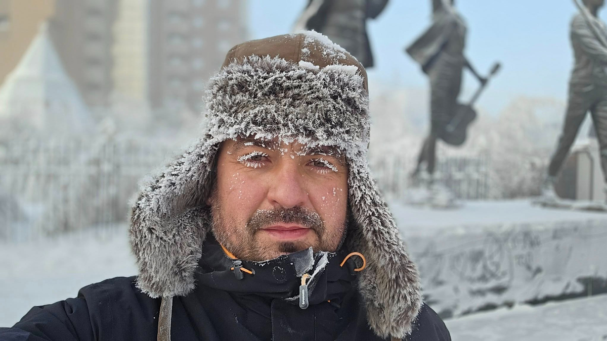 Un român a traversat Siberia cu un Duster nou, ca să ajungă în cel mai rece oraș din lume: „Îți îngheață fața, nasul, genele, tot” I VIDEO 