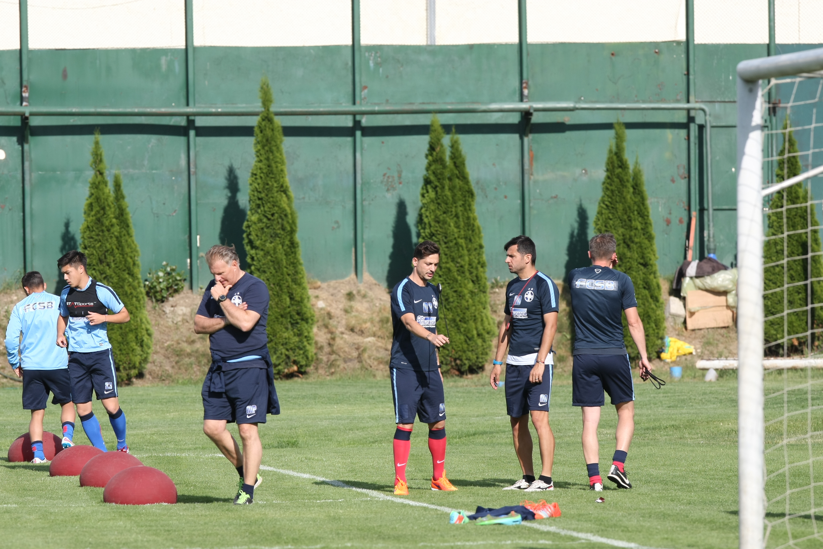 Circ la Braşov, la antrenamentul Stelei: "Unde e Gigi?" / GALERIE FOTO