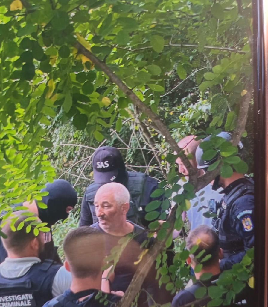 „Pistolarul din Gorj” care l-a împușcat pe iubitul fostei sale soții a fost prins după o săptămână