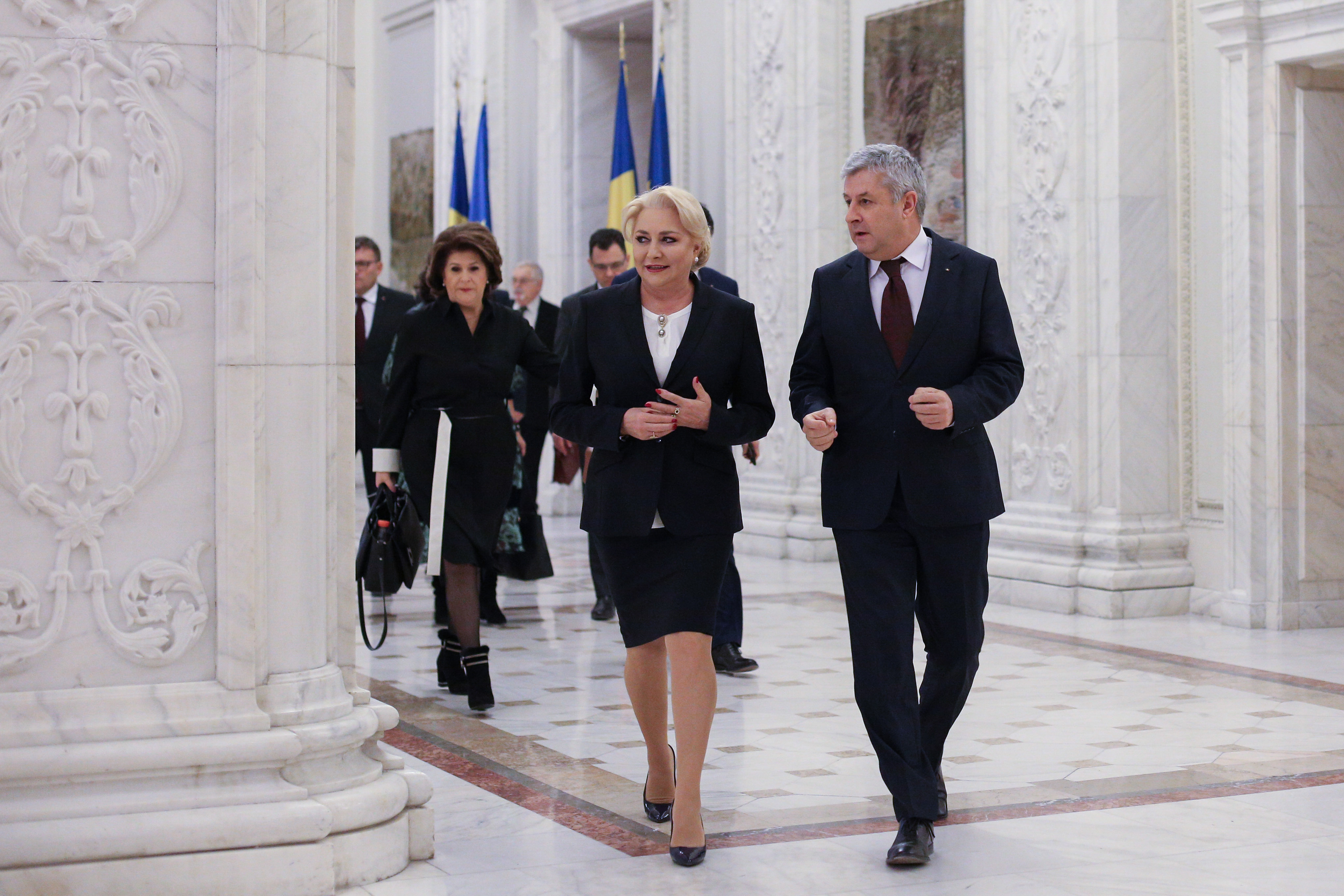 Cum s-a transformat Viorica Dăncilă într-un an și zece luni de mandat. Istoria în imagini a primei femei premier