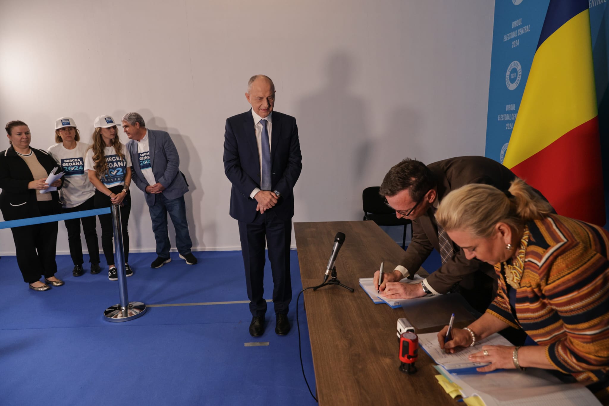 Mircea Geoană și-a depus candidatura la prezidențiale: „Nu vreau să mă plimb sau să dorm”. A promis că va face publice cheltuielile Administrației Prezidențiale