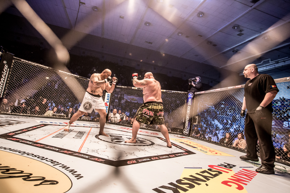 Sandu Lungu îl sperie pe campionul UFC George Saint-Pierre! GALERIE FOTO
