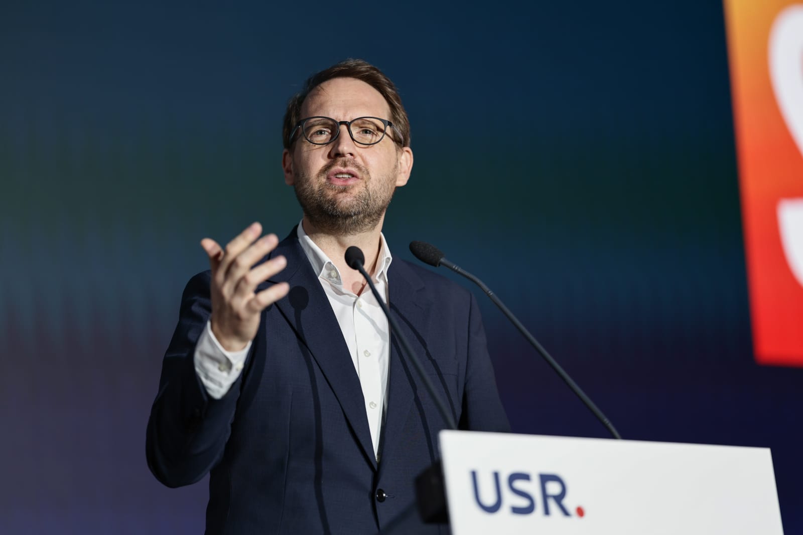 Dominic Fritz, atac dur la adresa partidului AUR: „Vrea o Românie condusă de hoţi cu tricolorul în mână”