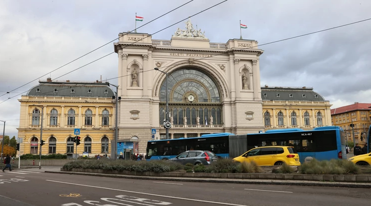 Túlfutott egy InterCity a Keleti Pályaudvaron