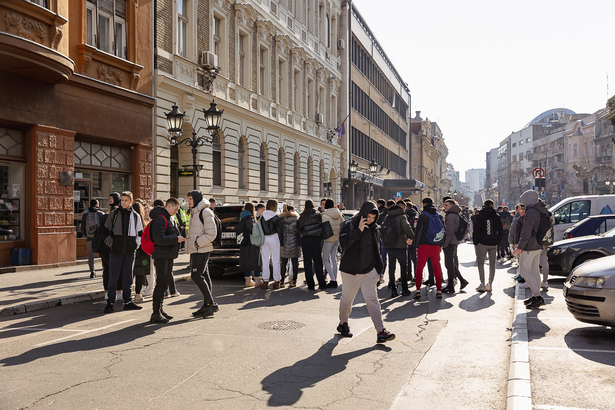 Culisele protestelor studențești care zguduie Serbia: „Sexul e mișto, dar ai încercat să i-o tragi sistemului?”
