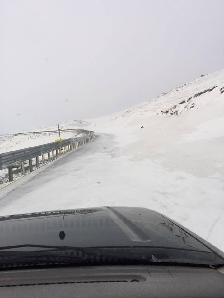 La sfârșit de primăvară, pe Transalpina se deszăpezește!