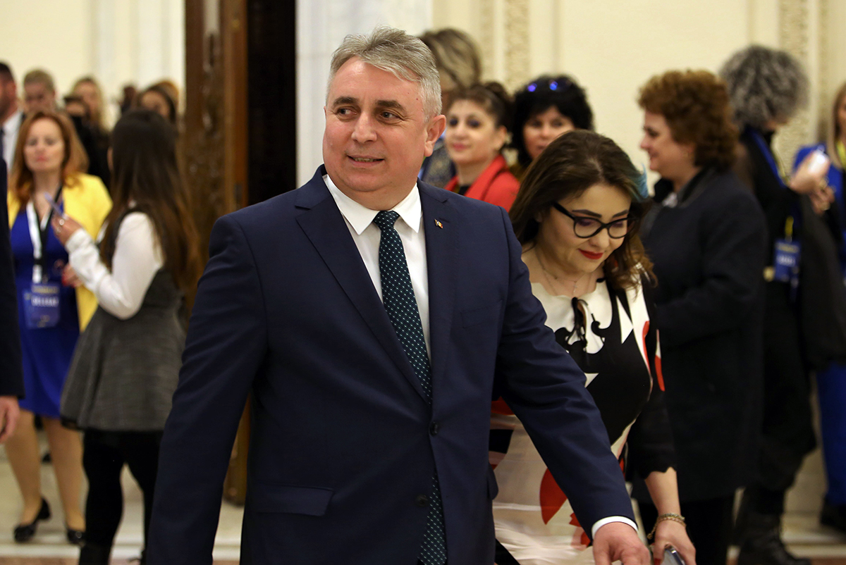 FOTO. Femeile din PNL își cer drepturile. Raluca Turcan: Să nu fie decisă soarta unor doamne la șprițurile tipic masculine