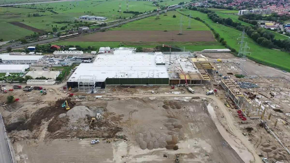 Deschiderea noului mall din Alba Iulia, amânată cu aproape un an. Cel mai mare centru comercial din județ urma să fie finalizat până în decembrie