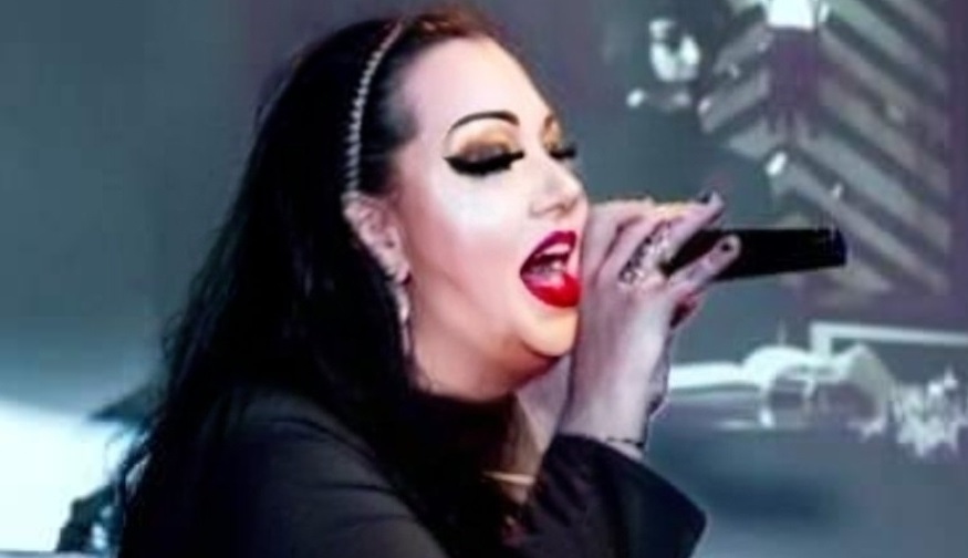 Hajléktalanok megsegítésére ajánlja fel bevételeit a magyar énekesnő