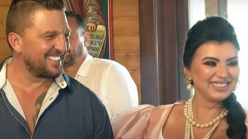 Anunțul făcut de Adriana Bahmuțeanu la trei luni de la logodna cu George Restivan: „O să fiu gravidă la nuntă! Am antamat lăutarii și nașii”