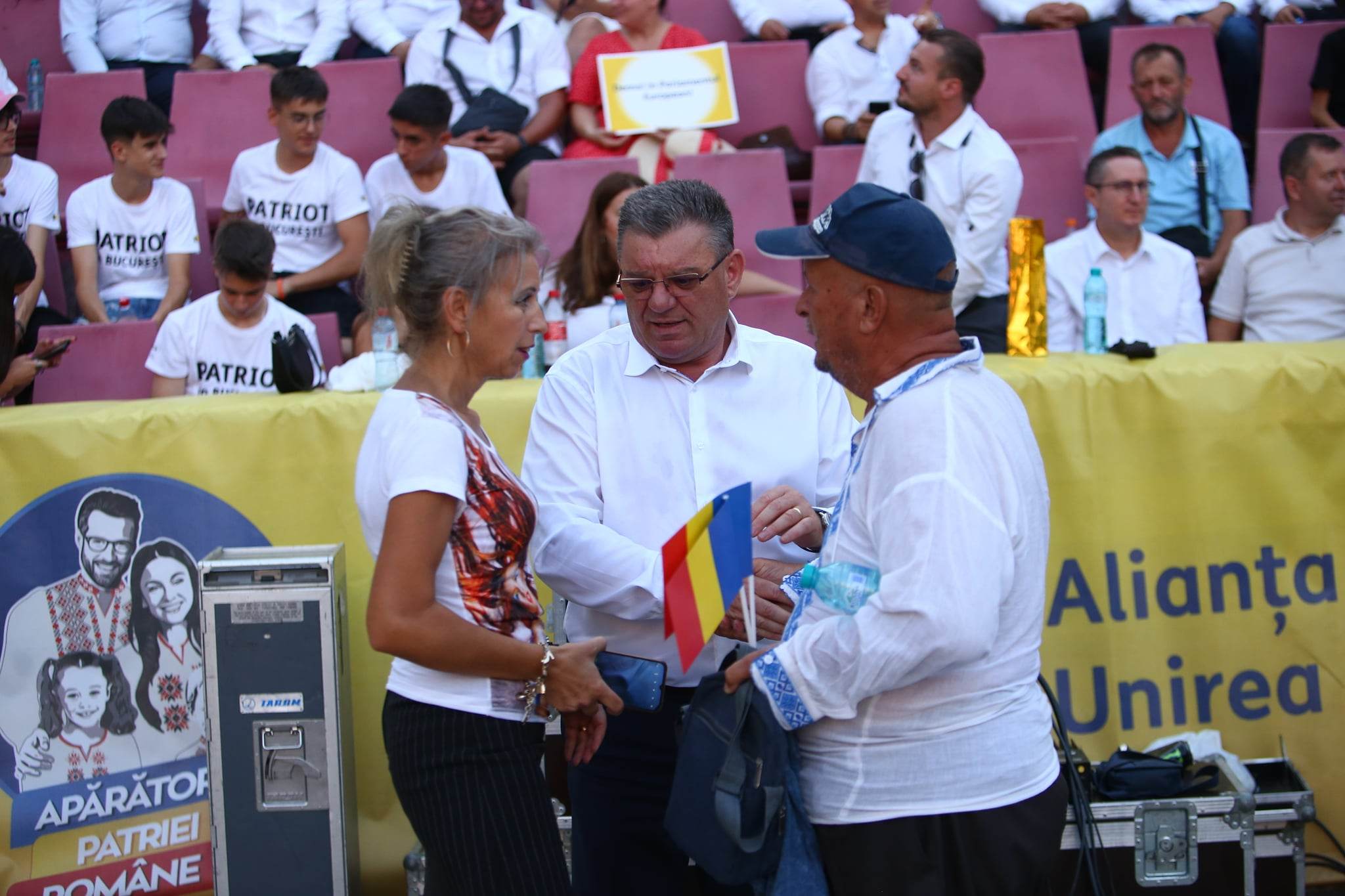 AUR și-a lansat candidații la europarlamentare în fața a mii de susținători. Simion: Dacă Viktor Orban își face temele, s-ar putea să-l vrem în proiectul nostru european