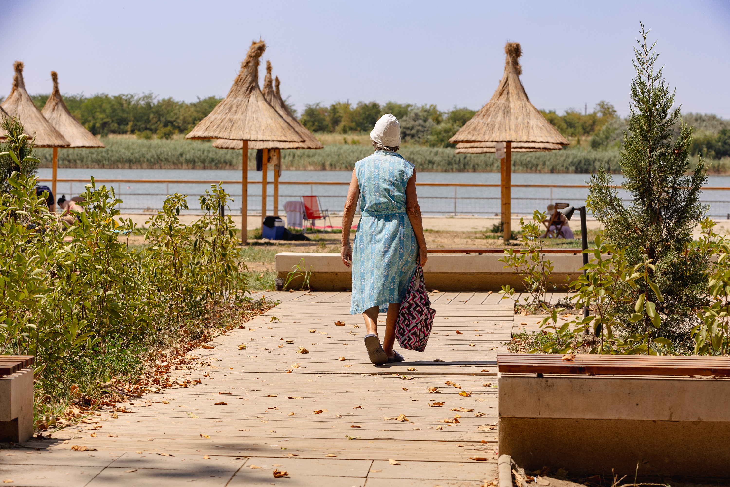 FOTOREPORTAJ. Marea Moartă din inima Ialomiței. Se întorc turiștii la Amara, pe plajele reabilitate cu fonduri europene