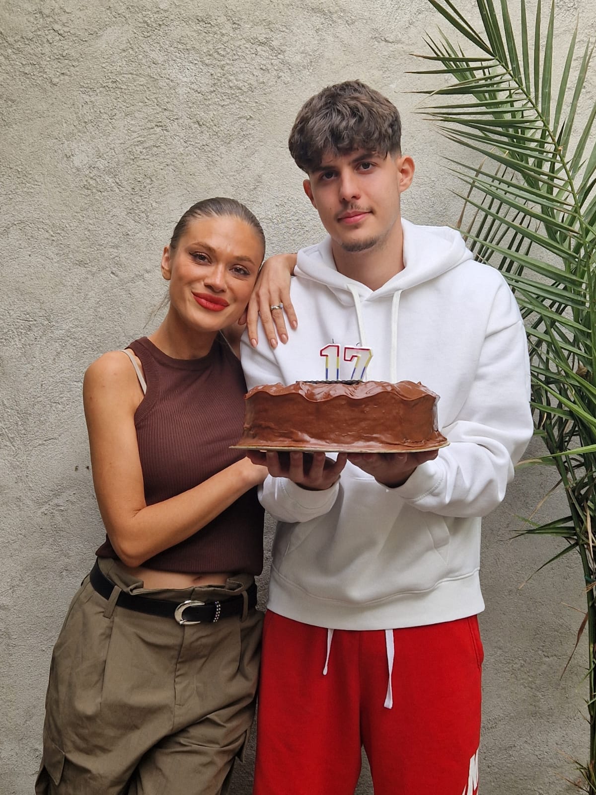 Tavi Colen și Emma de la Zu s-au căsătorit în secret. Primele declarații făcute de artist. „Aș vrea să nu schimb nimic din ce trăim acum”
