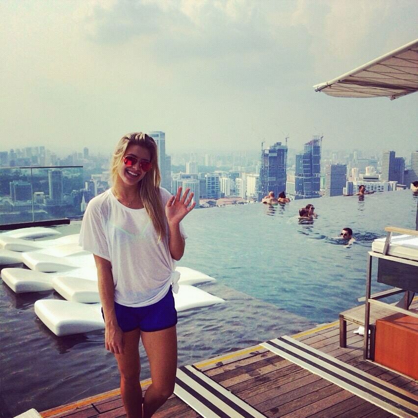 Bouchard și-a tras iubit! Se țin de mână ca doi porumbei! GALERIE FOTO HOT