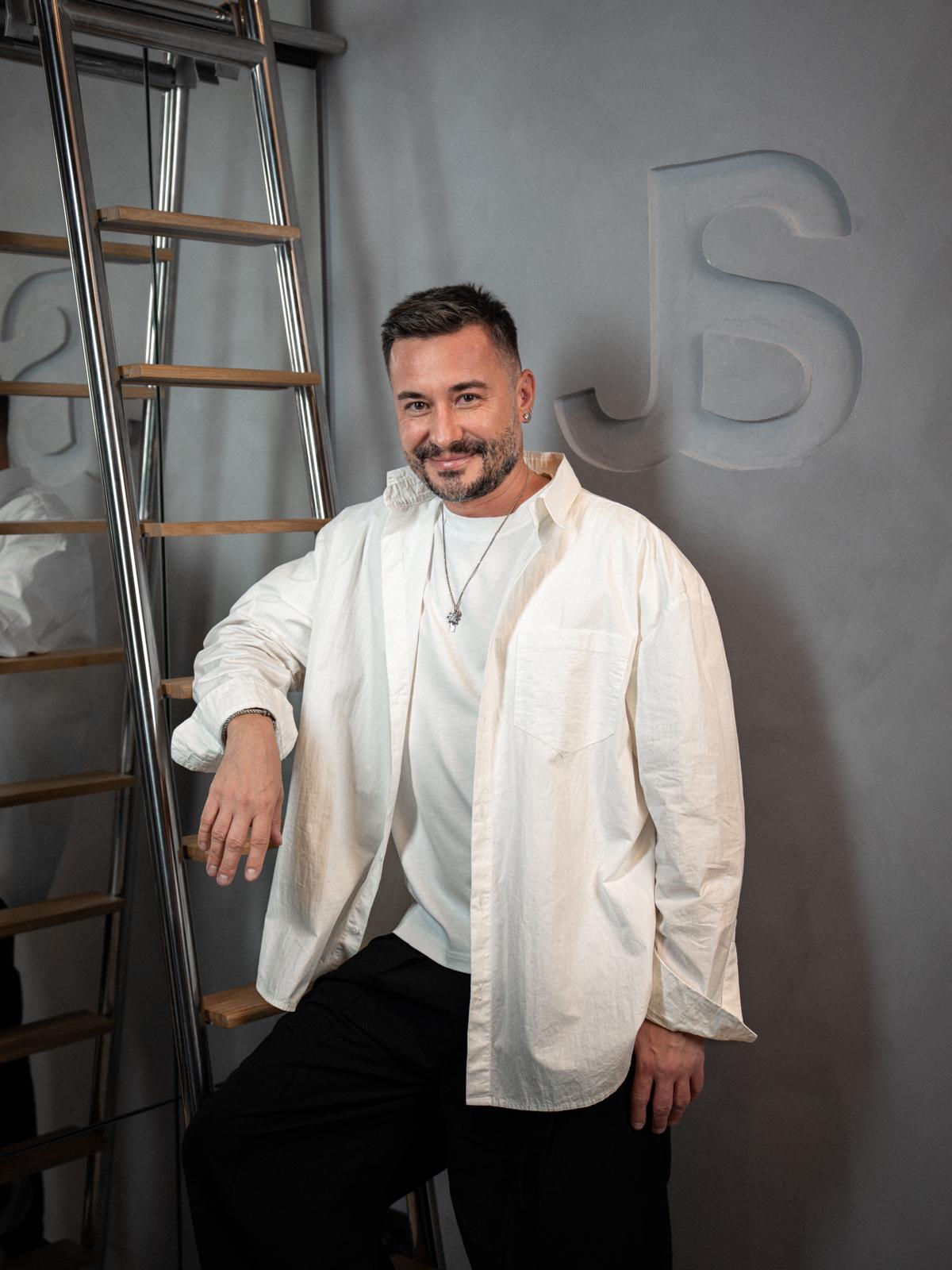 Tunsorile anului 2026. Ce culori și tonuri se poartă: Recomandările hairstylist-ului Adrian Perjovschi