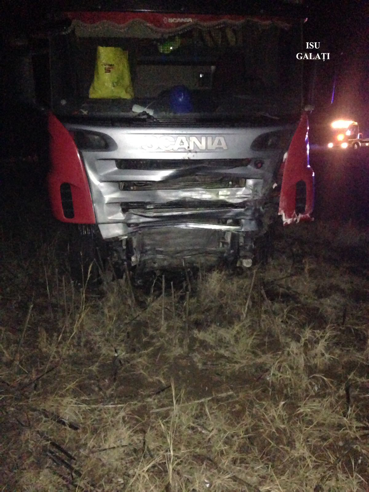 Trei morți și 11 răniți în urma unui accident cu patru mașini implicate / GALERIE FOTO
