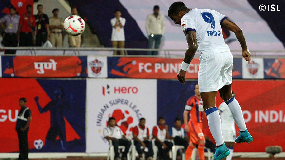 Mutu și-a început cu o pasă de gol aventura în India! Vrea să redevină titular la națională, dar a început ca rezervă partida Pune - Mumbay 3-1. ^Piteșteanul a intrat pe teren în minutul 61. Tricolorul a fluturat în tribune / FOTO