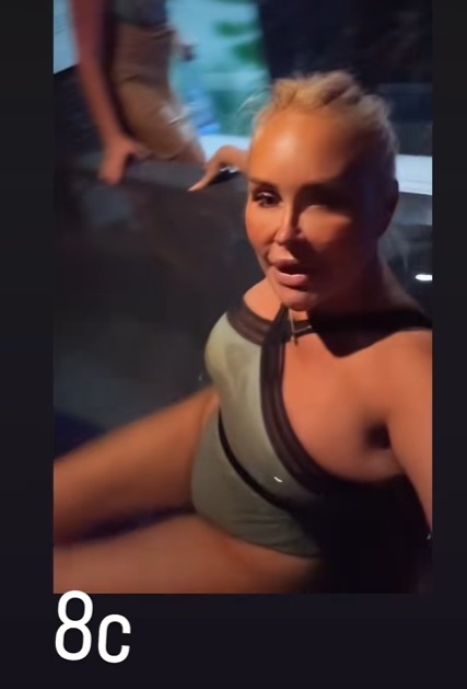 Cum arată Vica Blochina în costum de baie la 49 de ani, după ce și-a scos toată grăsimea de pe abdomen. S-a mândrit cu silueta ei