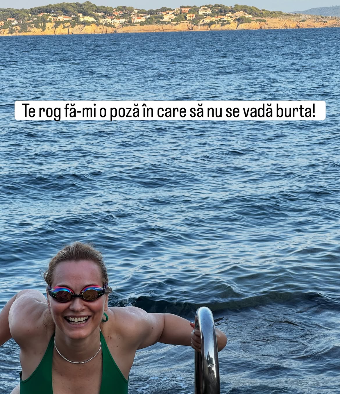 Imagini noi cu Andreea Esca în costum de baie. Ce i-a cerut soțului ei înainte să o fotografieze