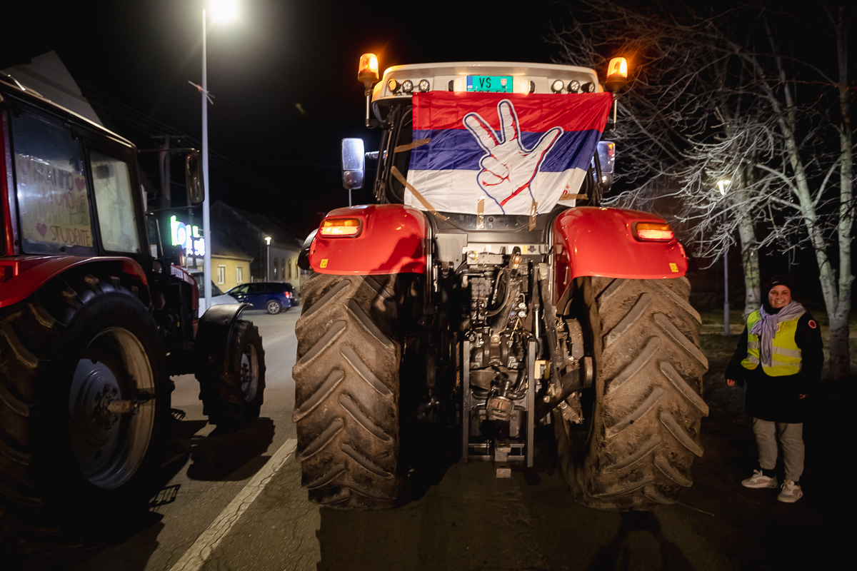 Cum protestează studenții sârbi prin marș și de ce strigă numele Laurei Kovesi