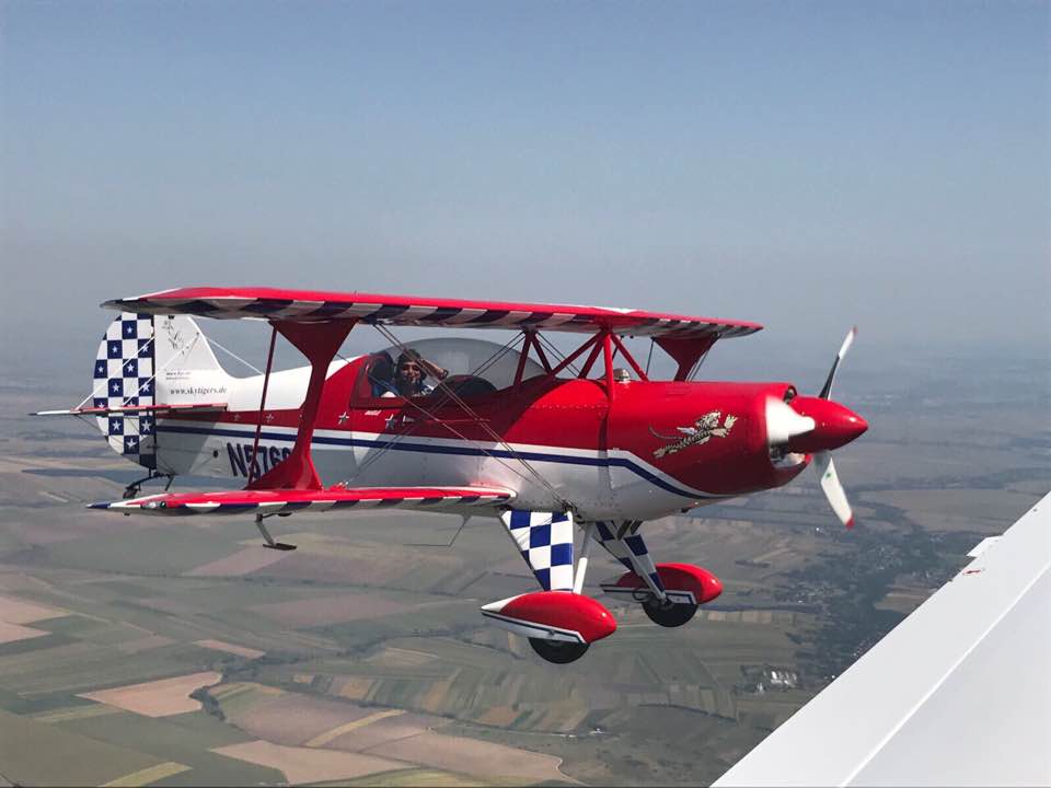 FOTO/ Cine sunt cei doi piloți implicați în accidentul aviatic de la Suceava. Aveau mii de ore de zbor la manșă