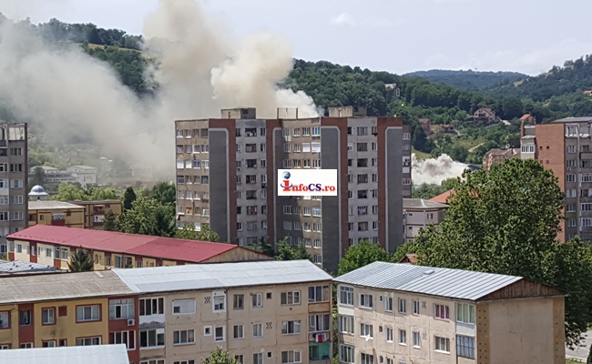 Incendiu violent în Reșița. Un cartier întreg, acoperit de fum