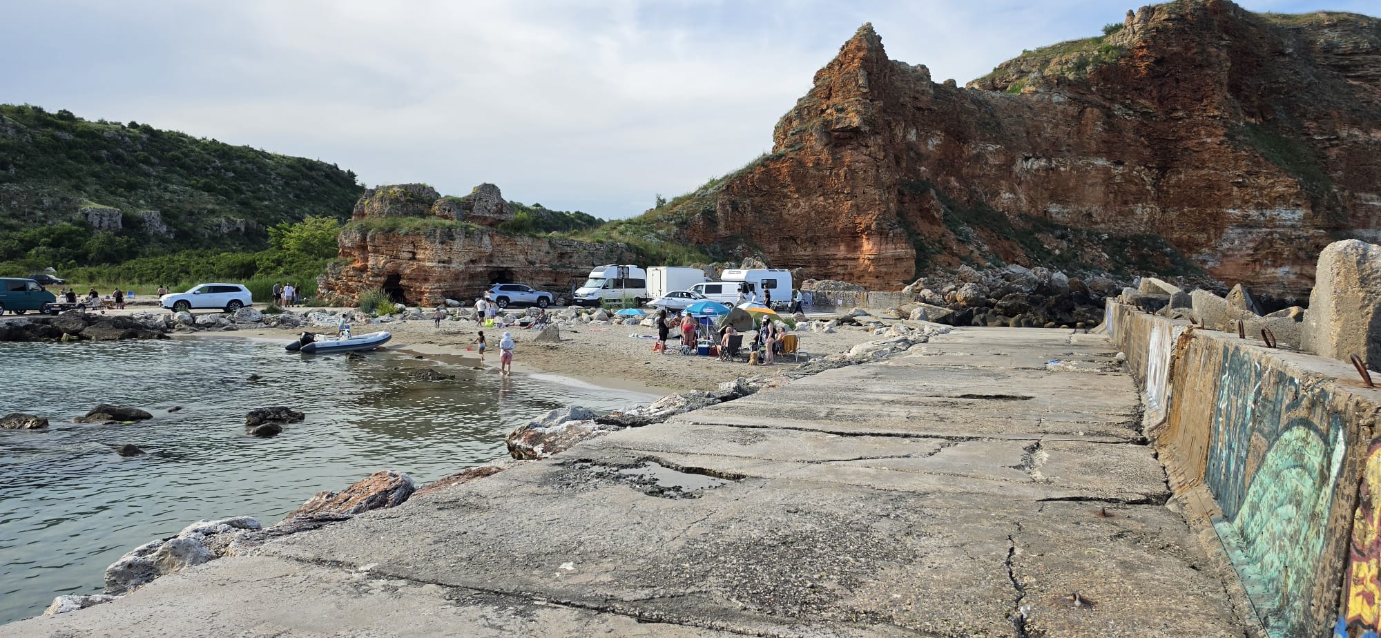 Plaja sălbatică aflată la doar o oră de Constanța, cu nisip fin și ape turcoaz ca în Grecia: „Este un colț de rai”