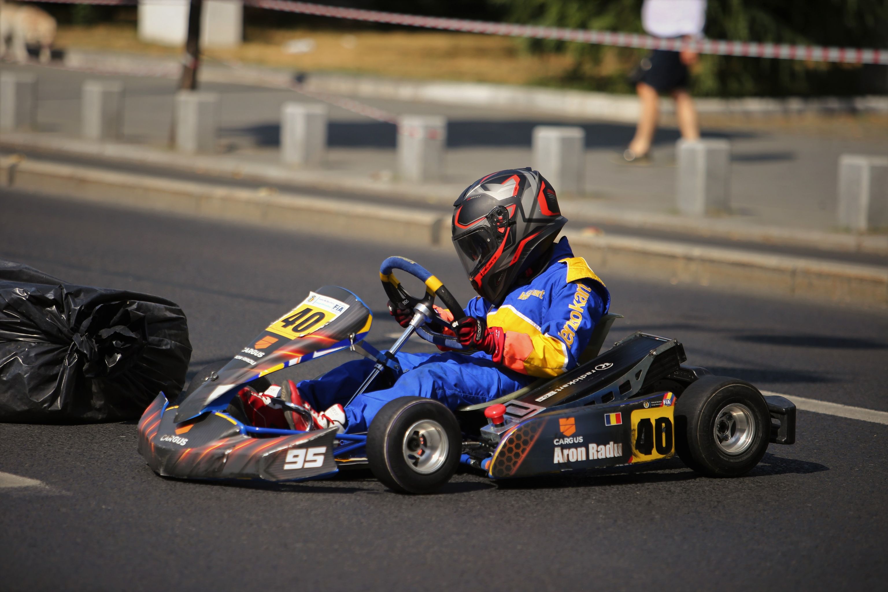De ce au apărut pe pista de karting „saci de gunoi” pe post de obstacole? „Am vrut ceva mai estetic, dar nu am găsit”