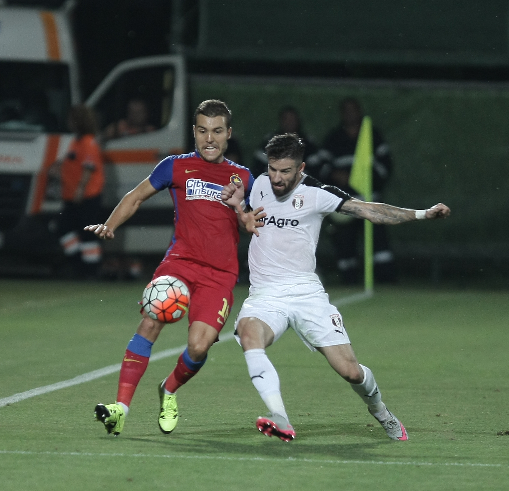 Liga I: Astra  - Steaua 2-0. N-au mers cu Steaua, au fost cu Astra! Trei goluri anulate campioanei en-titre de brigada lui Colțescu! ^Campioana, gafă de amatori: legitimația lui Muniru!