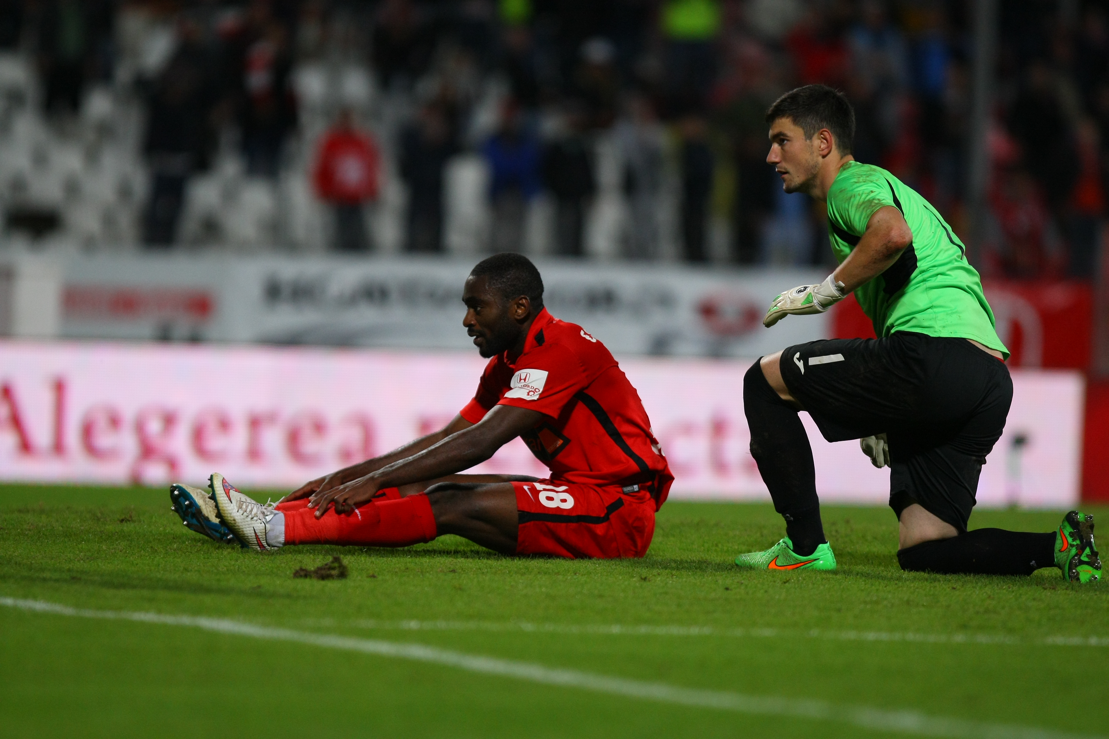 LIGA I LA FOTBAL, etapa a 14-a / Scandal după meciul Dinamo - ASA Tîrgu Mureș 2-1. ^Ardelenii protestează oficial printr-un comunicat în care reclamă un ”fault evident și lipsă de fair-play”! GALERIE FOTO