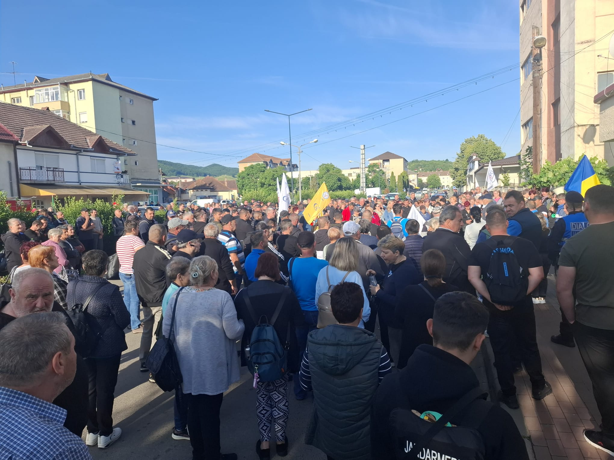 Proteste din cauza legii salarizării: sindicaliștii SANITAS, angajații de la Fabrica de Arme Cugir, ANAF și magistrații se revoltă