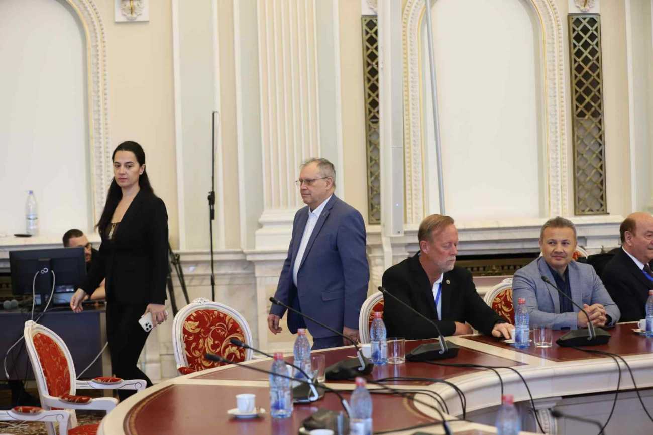 Dumitru Prunariu, singurul român care a zburat în Cosmos, aniversat în Senat după 45 de ani de la misiunea Soyuz 40
