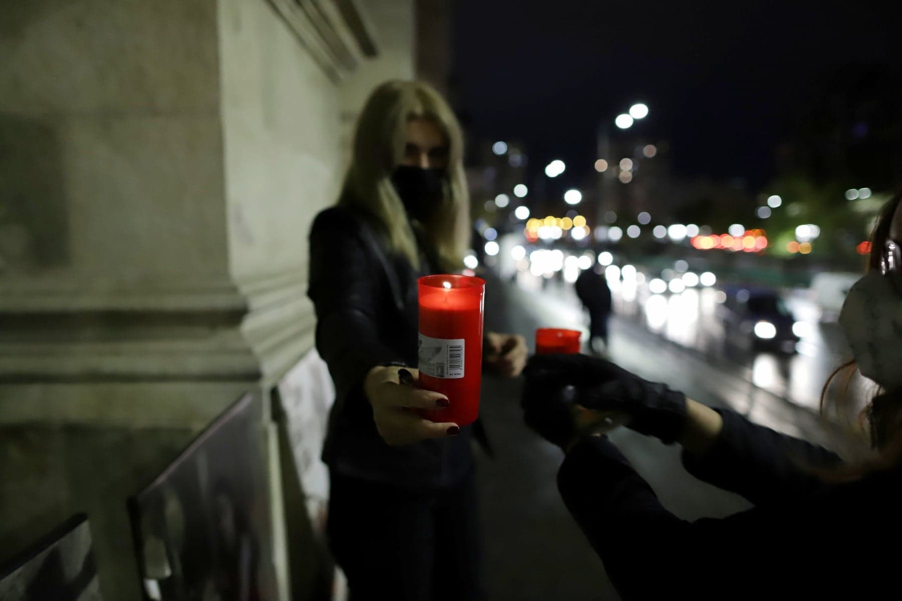 ”Nu uităm!”, marș în memoria victimelor din Colectiv. Supraviețuitor al incendiului: ”Statul român tot nu face nimic. El continuă să numere morți. Și atât!”