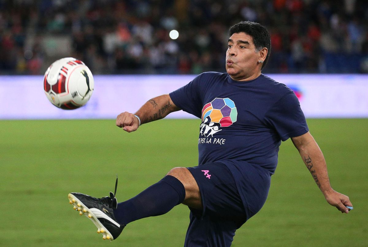 Diego Maradona a murit la 60 de ani. Trei zile de doliu în Argentina