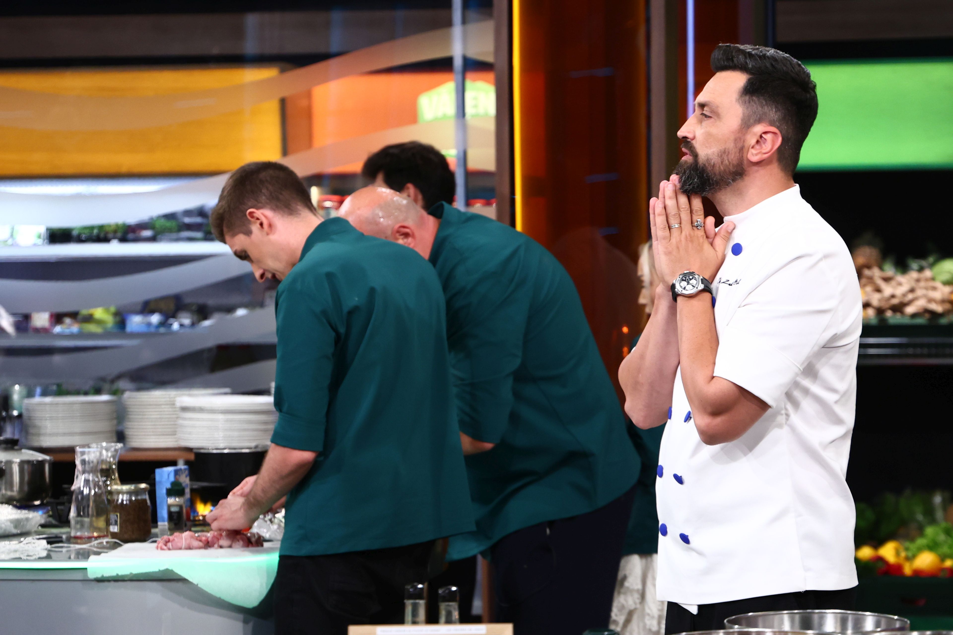 „Chefi la cuțite”, 9 decembrie 2025. Tensiune maximă în bucătăria de la Antena 1. Gestul neașteptat făcut de chef Orlando