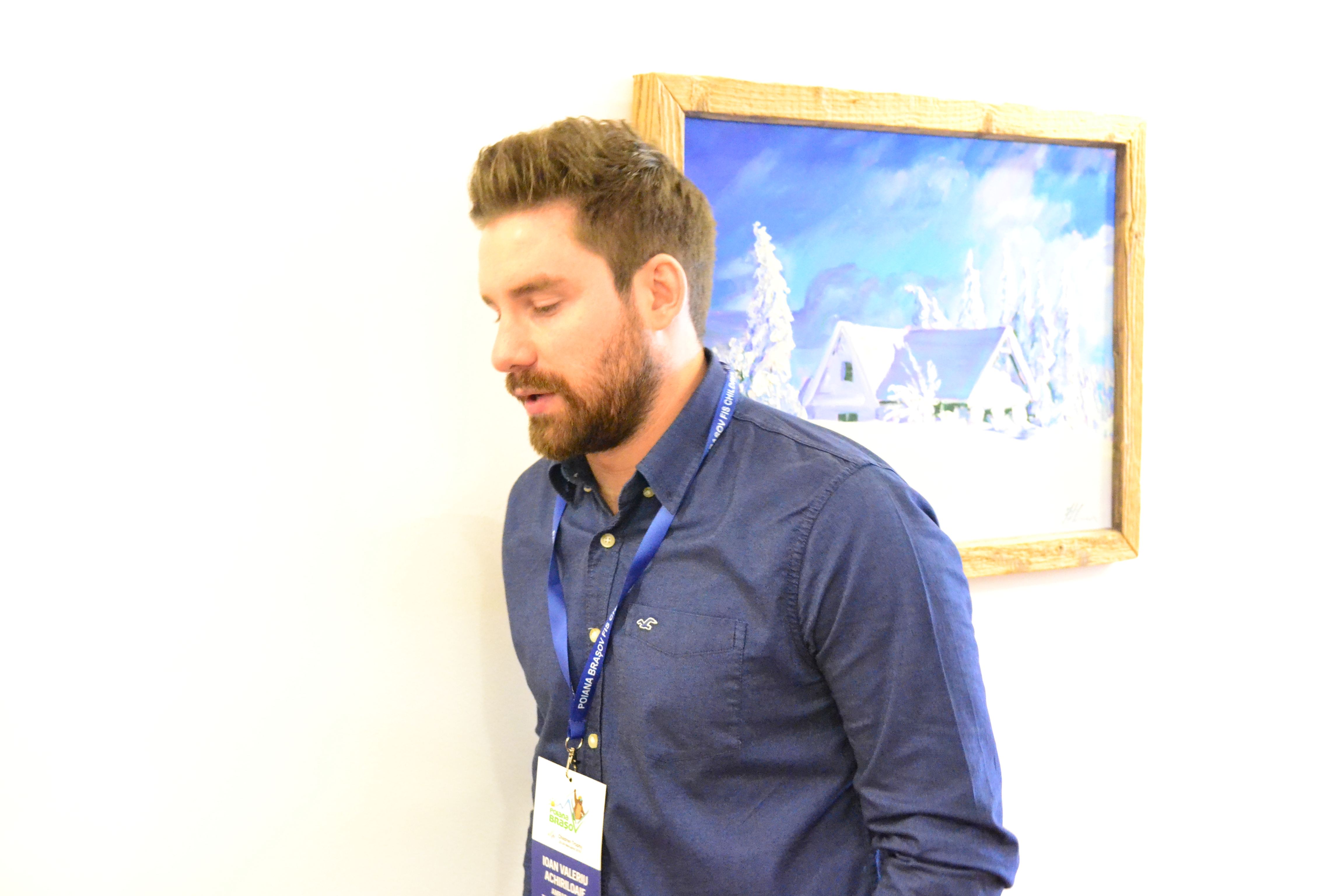 Schiorul Ioan Achiriloaie, primul sportiv român calificat la Jocurile Olimpice de Iarnă 2018, este unic în lume. Brașoveanul își lustruiește singur schiurile! VIDEO