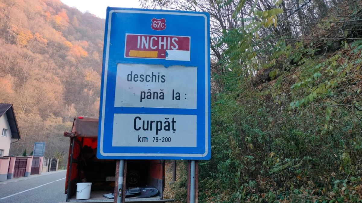 Iarna a venit la munte, Transalpina s-a închis, drumarii intervin cu material antiderapant | Video