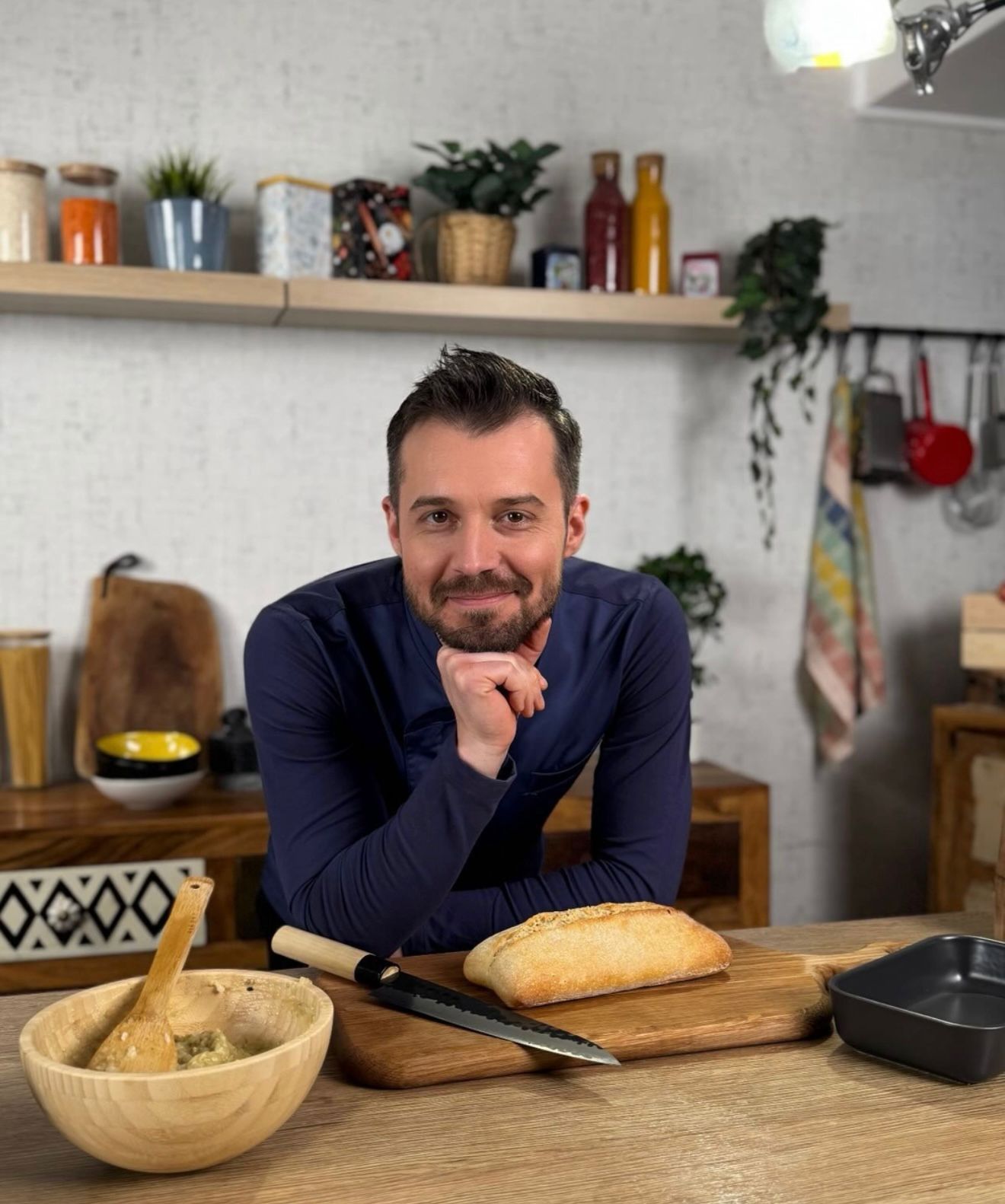 Încă o schimbare la Antena Stars, după ce Mădălin Ionescu a fost înlocuit. Cine e noul prezentator al show-ului „Meniu de vedetă”