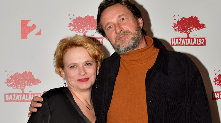 Tanyán kezdett új életet a Barátok közt szerelmespárja: juhokkal, lovakkal, csirkékkel élnek a sztárok - videó