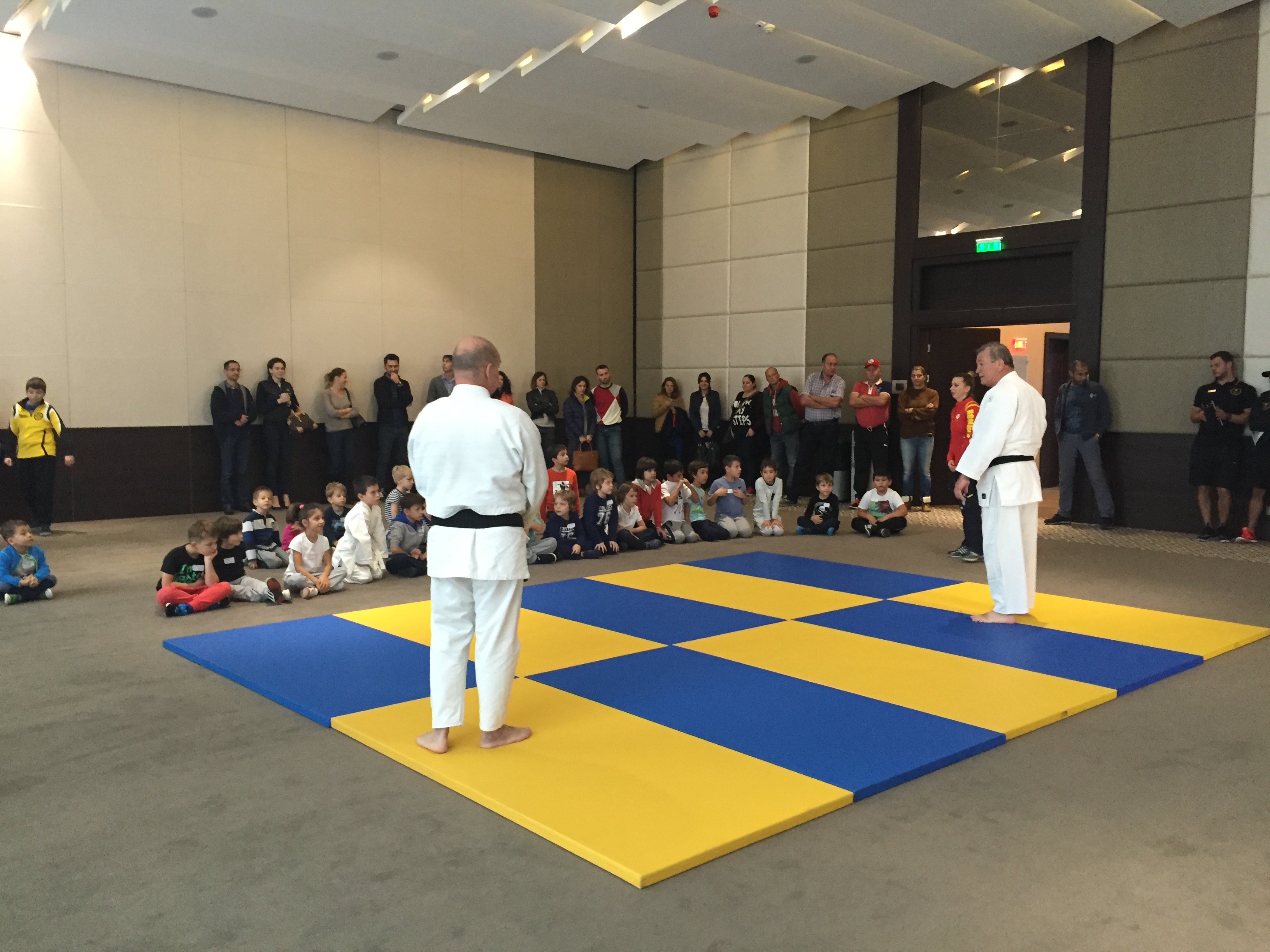 Peste 200 de copii au participat la selecţiile de tenis şi judo organizate la Stejarii Country Club / GALERIE FOTO
