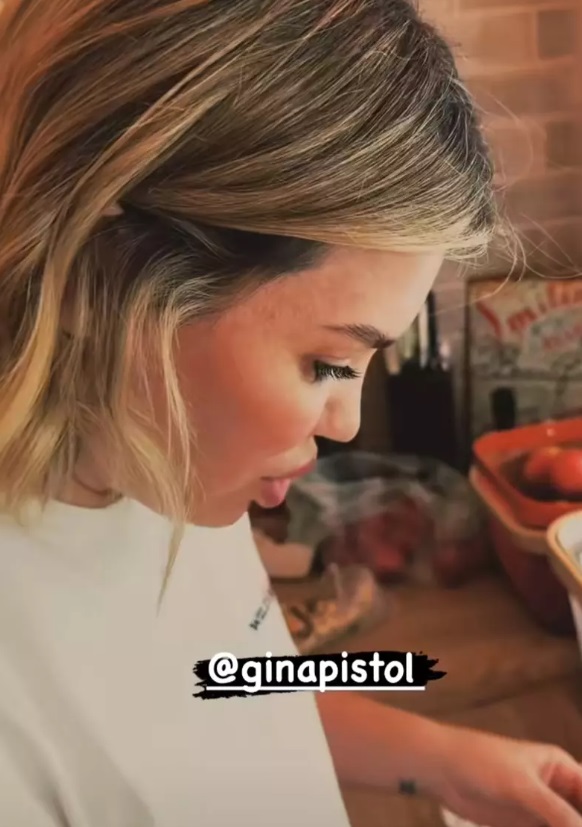 Cum a filmat-o Smiley pe Gina Pistol în bucătărie după ce s-a zvonit că ea va prezenta „MasterChef”: „Te pregătești pentru ceva?”