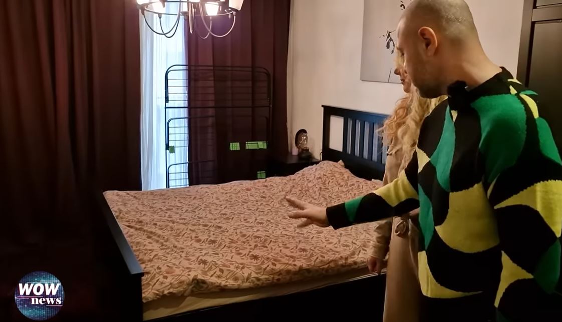 Imagini din apartamentul lui Mihai Mitoșeru: „Arată atât de frumos datorită fostei soții, ea a făcut cam tot în casa asta”