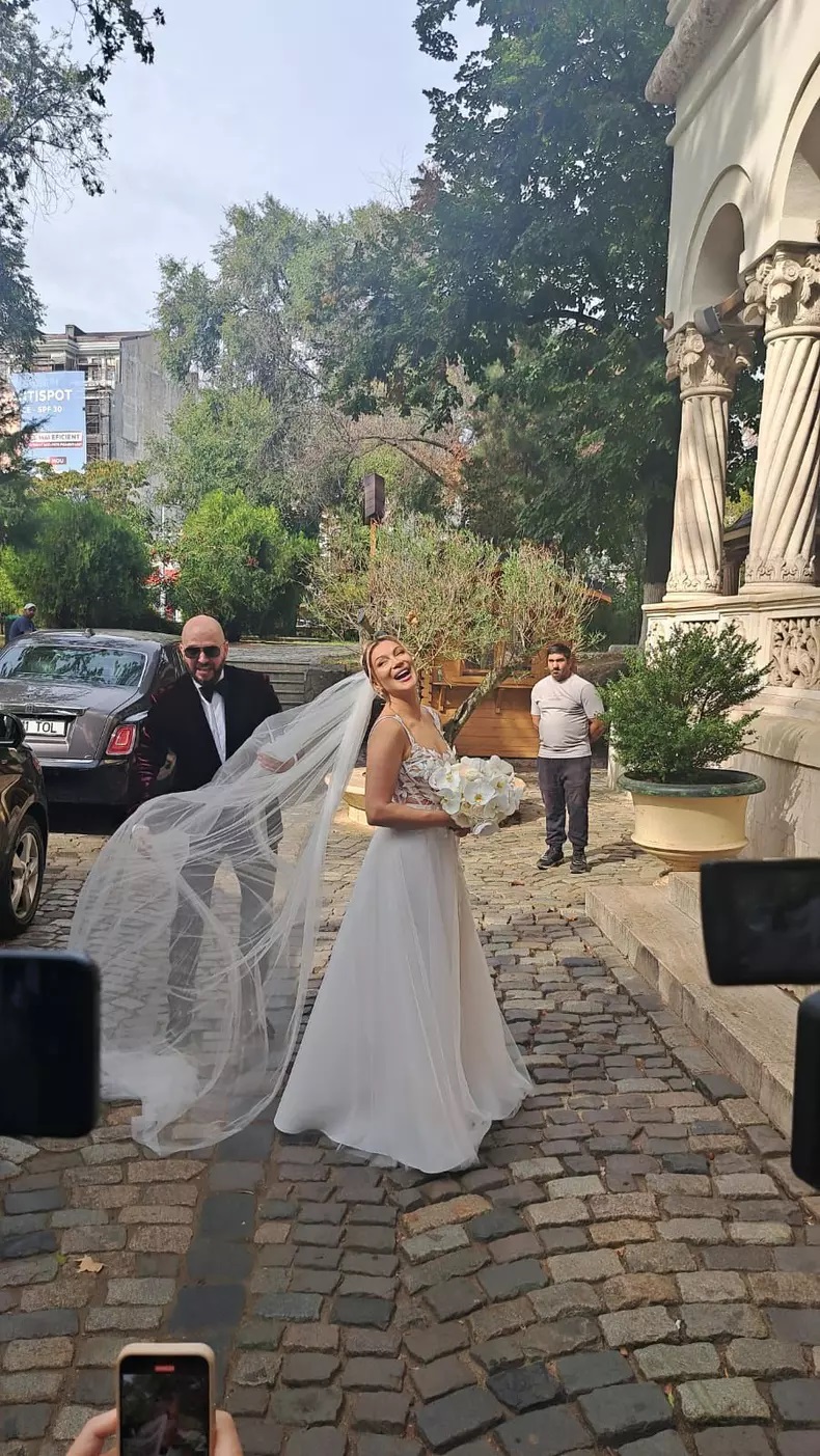 Lora și Ionuț Ghenu se căsătoresc religios astăzi. Primele imagini de la nuntă