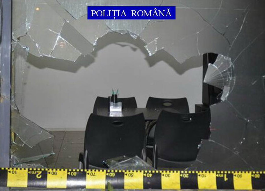 FOTO | Doi bărbaţi au venit din Oradea la București, ca să fure seiful unei case pariuri. Cum s-a încheiat aventura lor