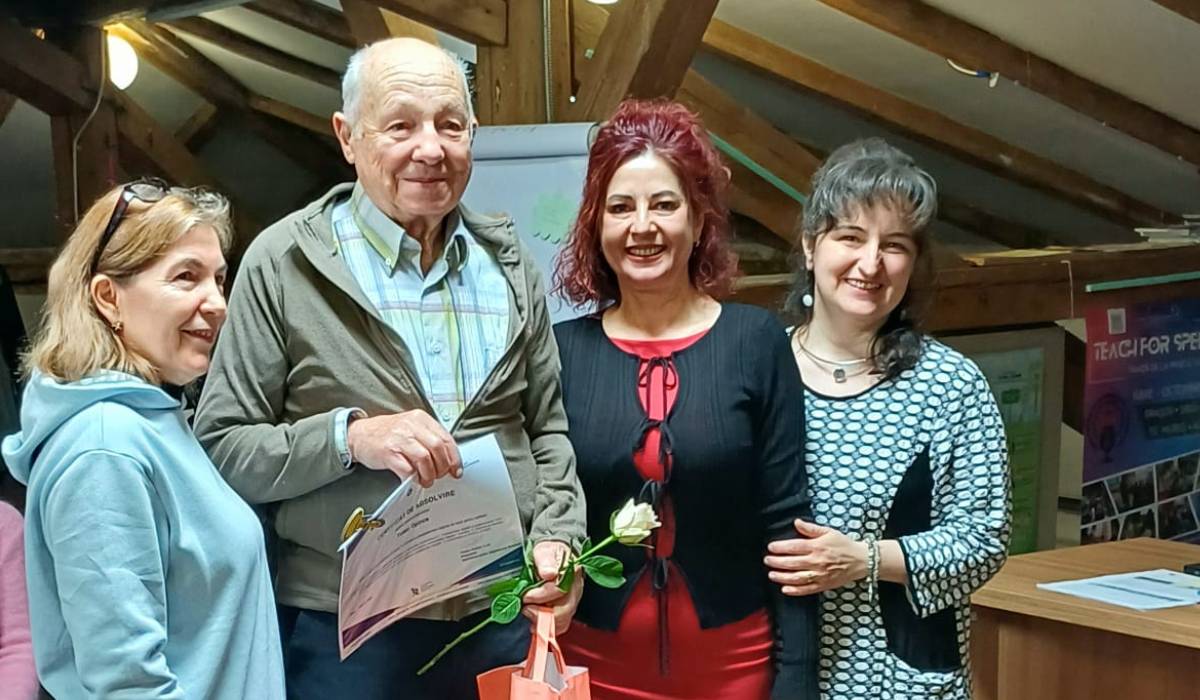 Un brașovean de 97 de ani a absolvit un curs digital ca să se protejeze de escrocii online și să călătorească: „Niciodată nu este prea târziu”