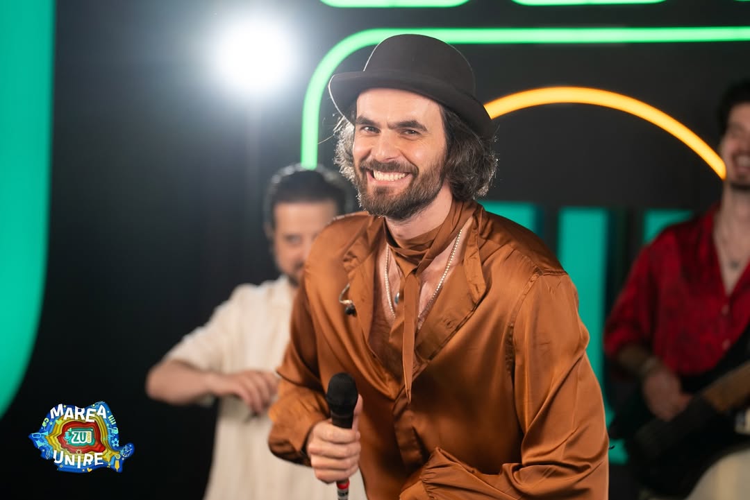 Povestea de dragoste dintre un cântăreț și o fată cu deficiențe de auz. Experiența care i-a schimbat lumea lui Mihail: „În felul meu”