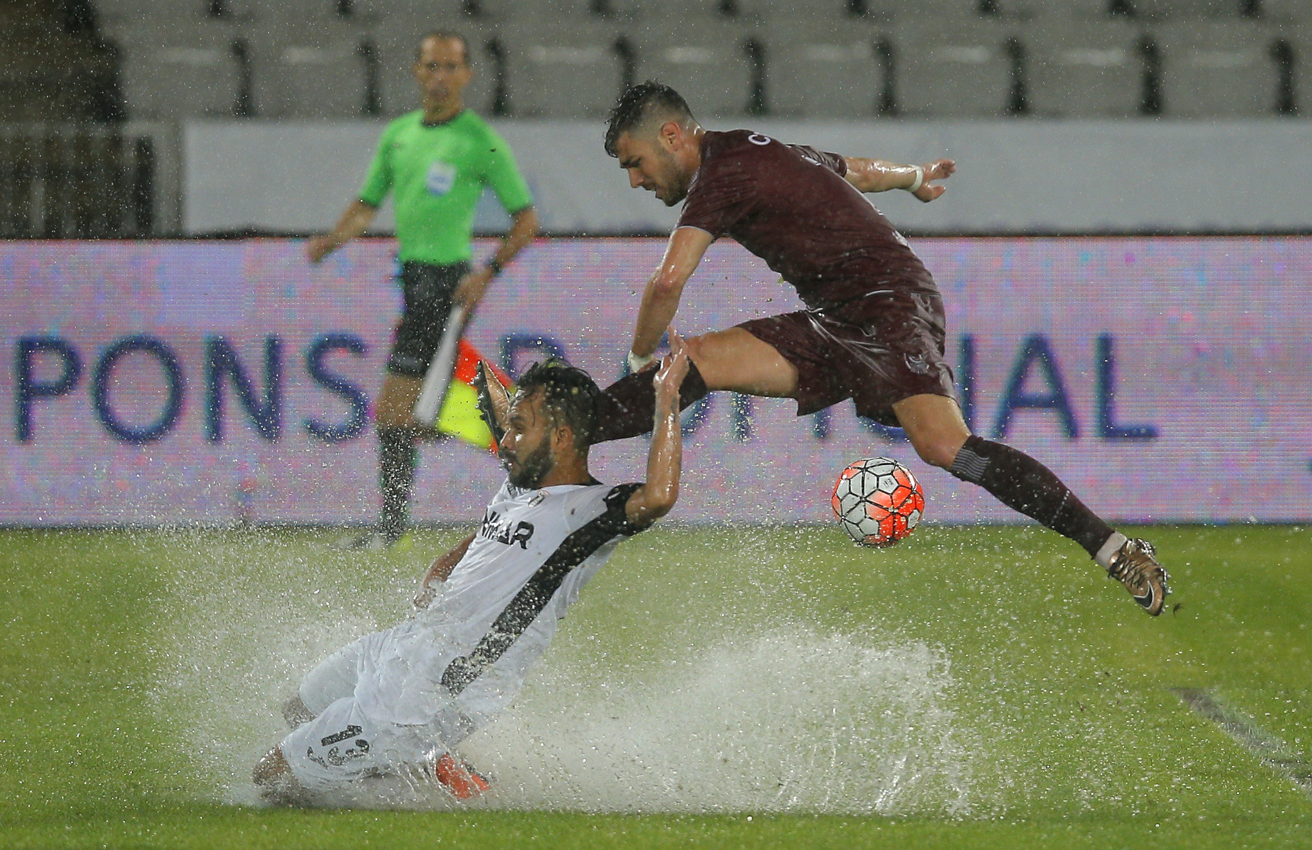 Christoph Daum, speriat de mlaștina de pe Cluj Arena. Burleanu n-a avut oameni să o ”dragheze”. Ce ne facem cu Muntenegru?