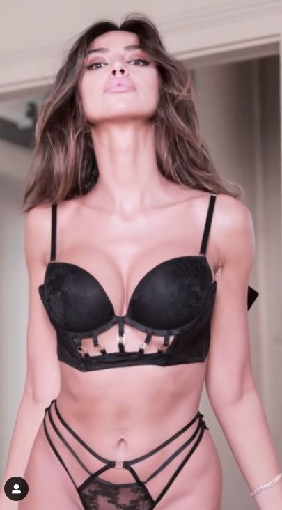 Mădălina Ghenea, dans lasciv dedicat actriței Sophia Loren. A renunțat pe rând la lenjeria intimă