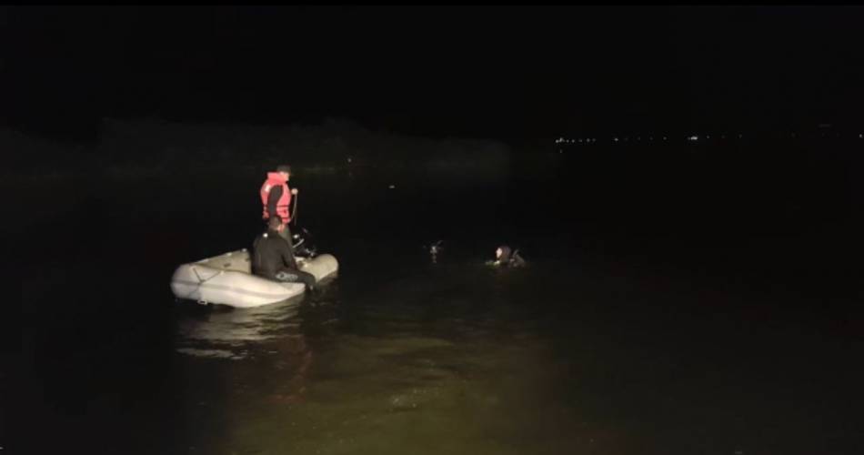 Pescar mort după ce a căzut cu mașina în râul Olt. Imagini terifiante în apropiere de Slatina