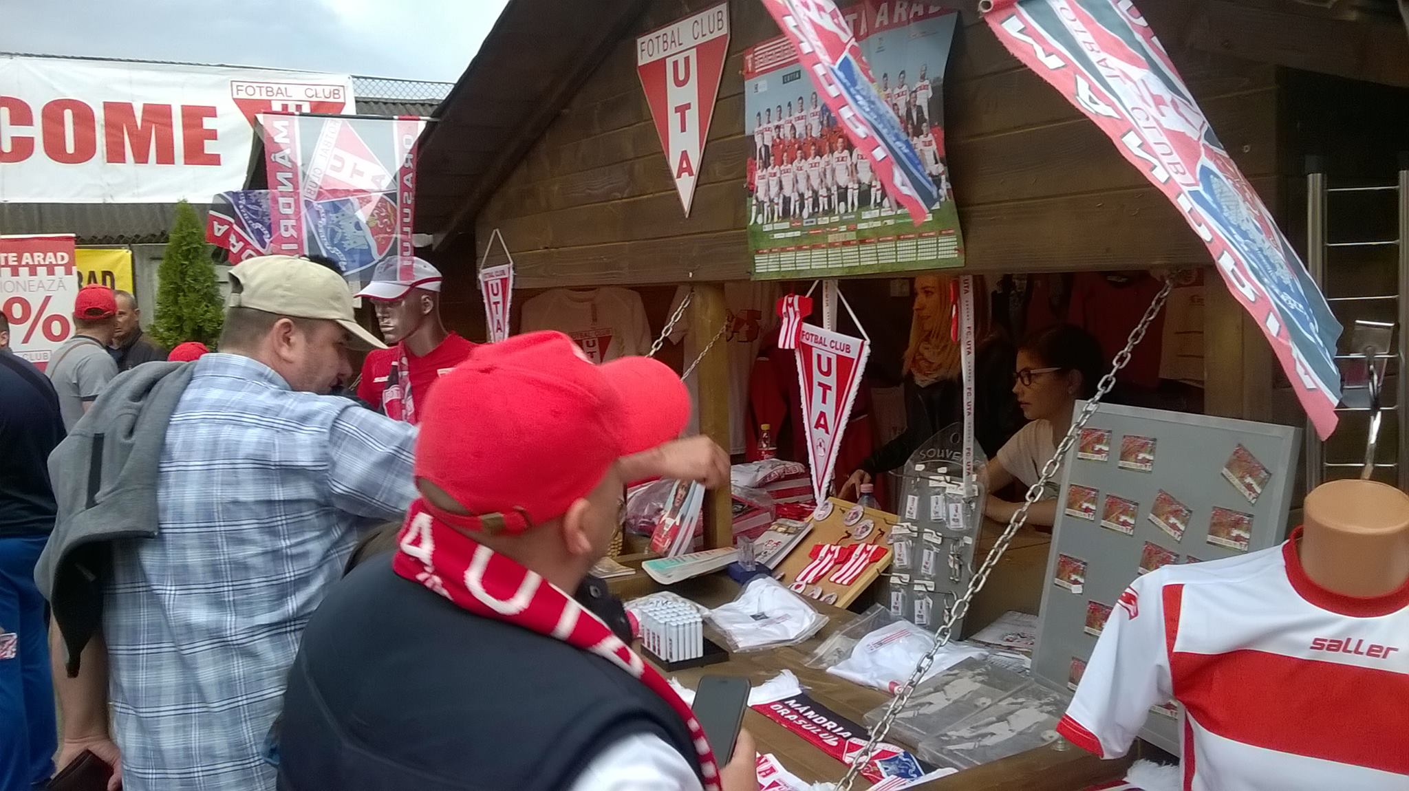 UTA a bătut Chindia și a sărbătorit de parcă ar fi promovat. Ce jucător cunoscut a asistat la meci | FOTO